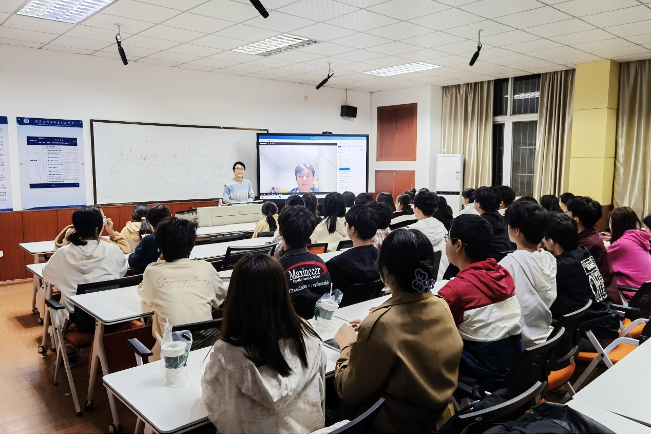 经济学教研室邀请优秀校友进专业导论课堂